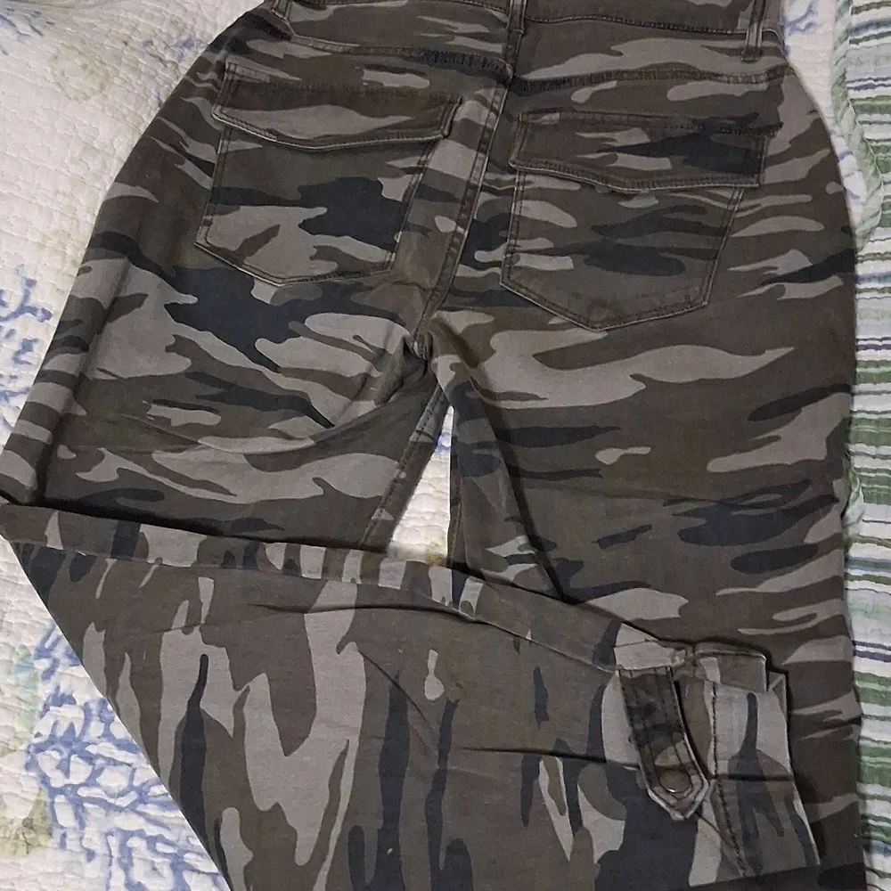Size 2 - Picture 4 of 4